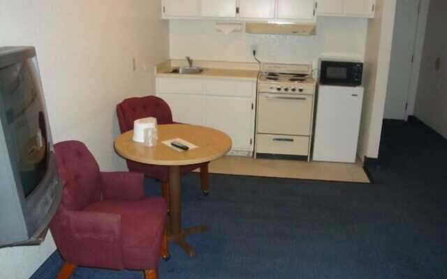 Travelers Inn