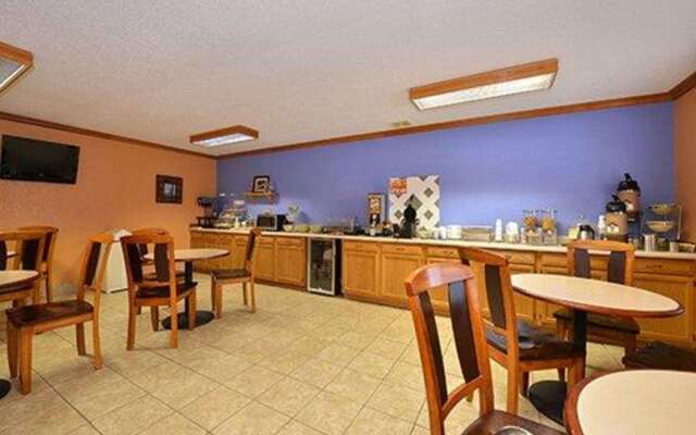 Quality Inn & Suites Grinnell near University