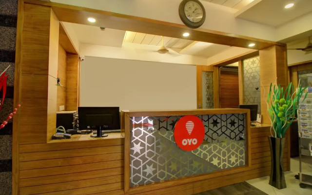 Capital O 19377 Falnir Palace