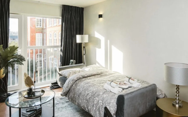 Luxe Living in a 2-bedroom Canary Wharf Haven