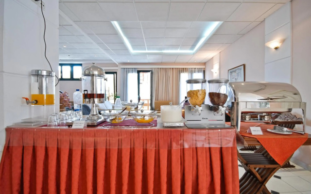 Coronis Hotel