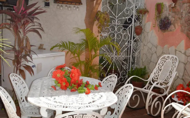 Hostal  Monserrat