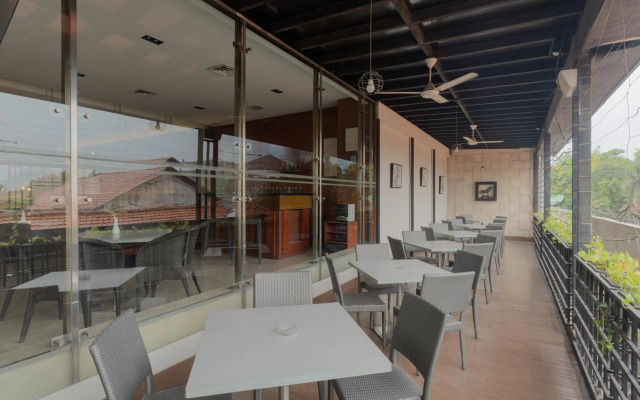 Hotel Santika Jemursari