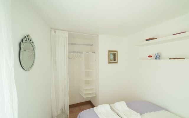 Light Filled Apartment near Chiado, By TimeCooler