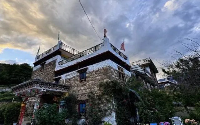 Danba Qiumu Shiguang Rose Memory Homestay