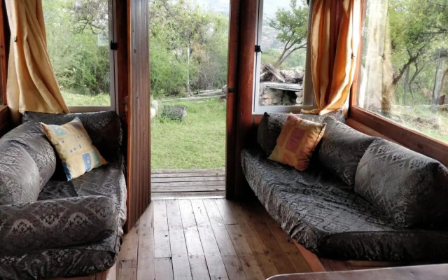 Cabaña de Troncos en la montaña