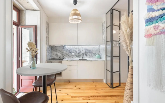 Vibrant flat by São Bento w/balcony - Loureiro140