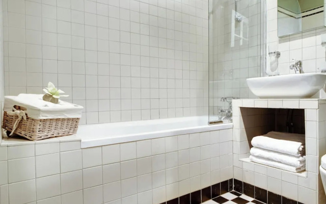 Paris Marais Central Residence