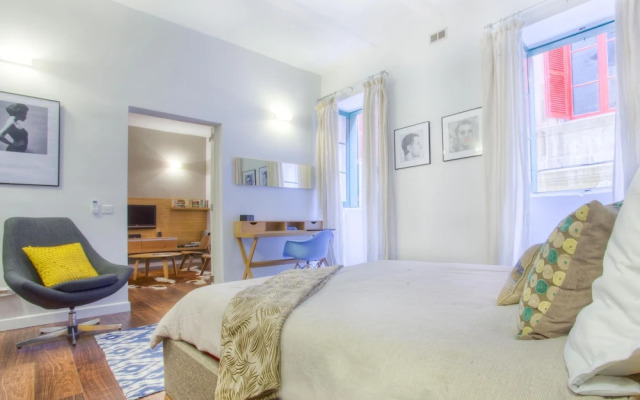 Premium Design Central Suite