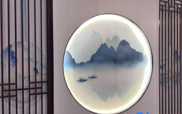 Zixuan Ge Homestay (Shanghai Fengjing Ancient Town Store)