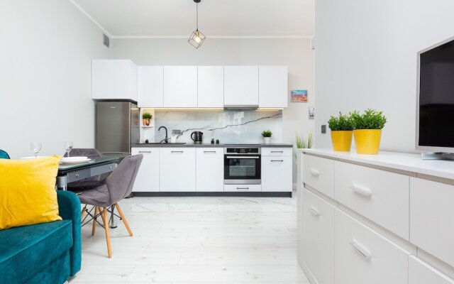 Modern Studio for Two by Renters