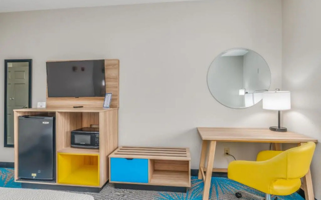 Days Inn & Suites Prattville-Montgomery