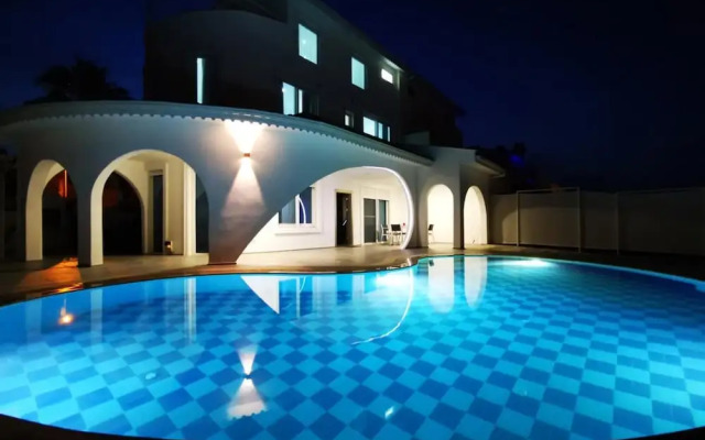 Spectacular Villa With Private Pool in Antalya