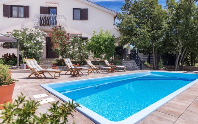 Stunning Home in Trget With Outdoor Swimming Pool, Wifi and 2 Bedrooms