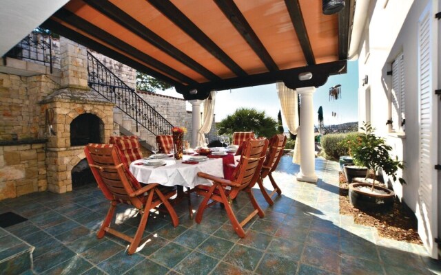 Awesome Home in Izola With Wifi and 3 Bedrooms