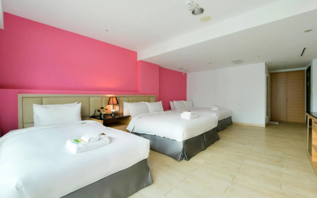 Champs Elysees Hotel