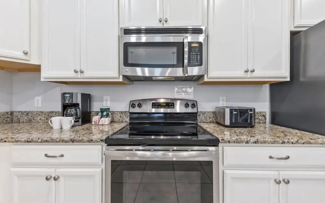 1417 Rolling Fairway Dr