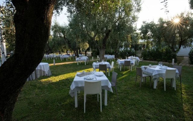 Ferienwohnung "ulivo" mit Pool und Privatstrand -1