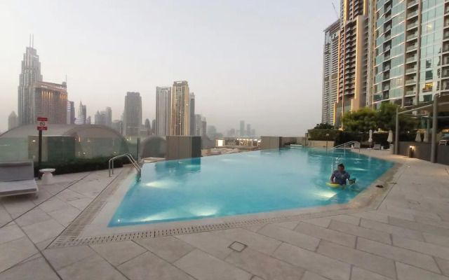 Direct Dubai Mall Access Downtown Boulev