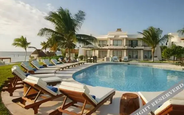 Azul Villa Carola