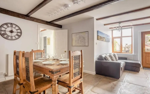 Oldmill-2bed-sleeps6-hottub-privategarden