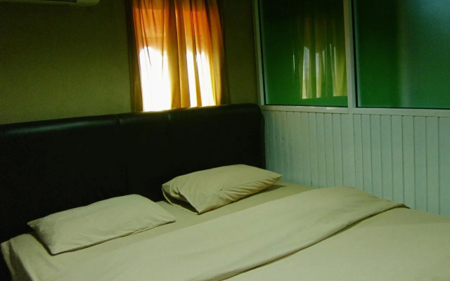 OYO 2574 Z Suites Hotel