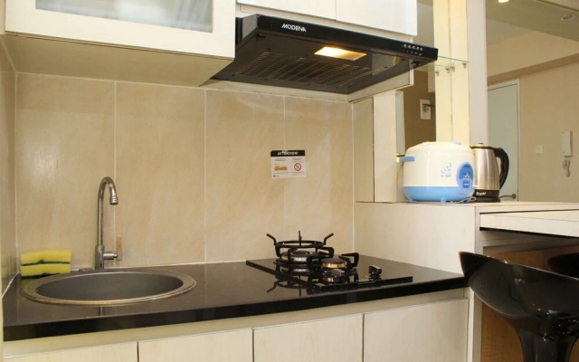 Minimalist and Warm 2BR Bassura City Apartment