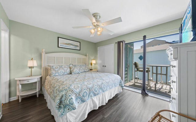 Romar Beach 203