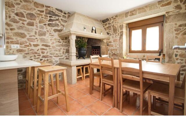 House - 4 Bedrooms with WiFi - 107751
