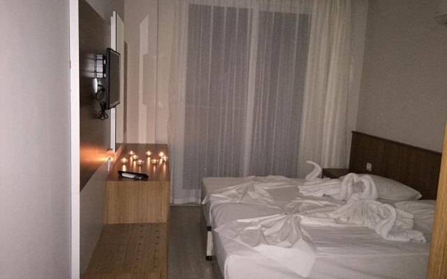 Side Palace Hotel