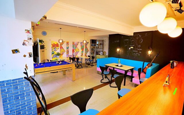 Xizi International Youth Hostel (Chaoyang Plaza Xiguan Night Market)