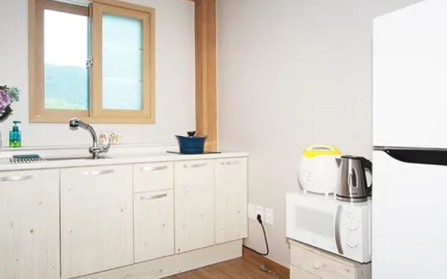 Gyeongju Feel House Pension