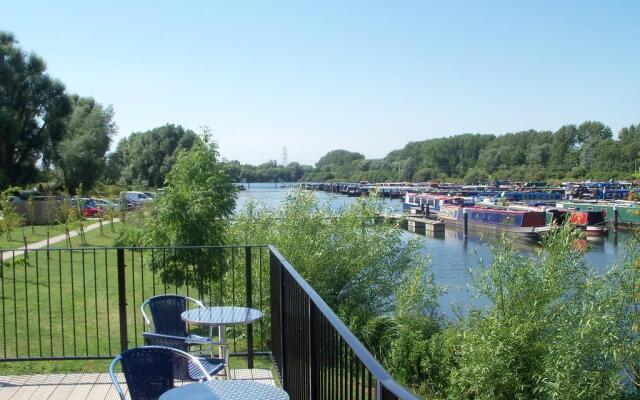 Roydon Marina Village Hotel