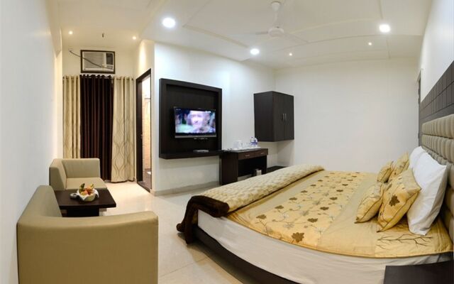 OYO 1493 Hotel Madhushrie