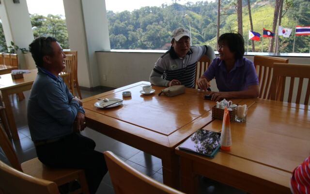 SAM Tuyen Lam Golf & Resorts
