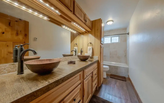 Flathead River Retreat For 15!