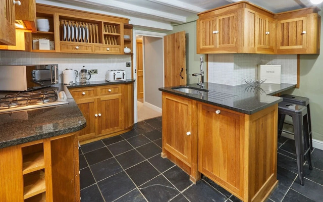 Host Stay Henderson House