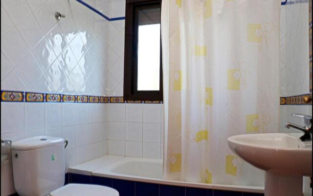 Chalet con piscina en Roche Viejo