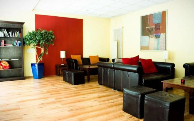 Singer109 Hotel & Hostel