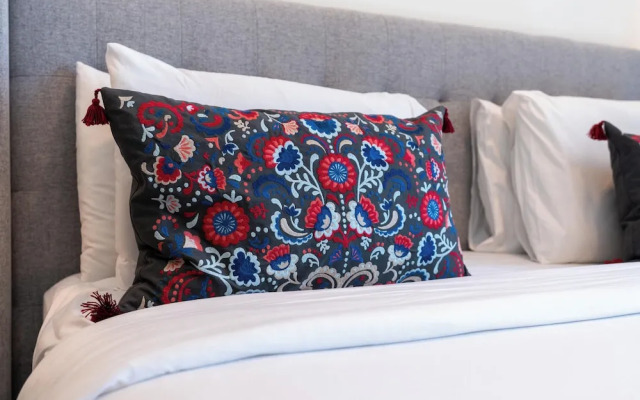 Lux BnB I Executive Tower I Business Bay