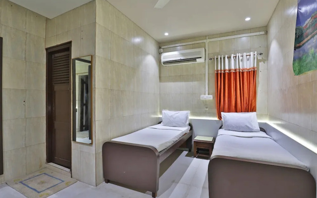 SPOT ON 48390 Hotel Satkar