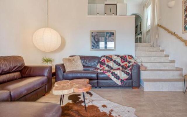 Holiday Home Petite Fleur