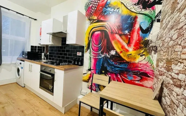 London Luxury Apartments with Jacuzzi Hot tub & Sauna