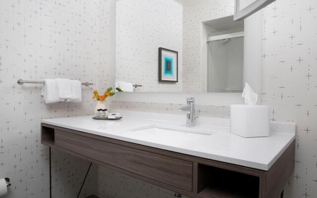 Crowne Plaza Atlanta Perimeter at Ravinia by IHG