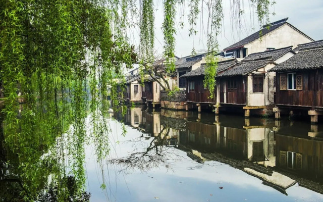 Wuzhen Jingyou Inn