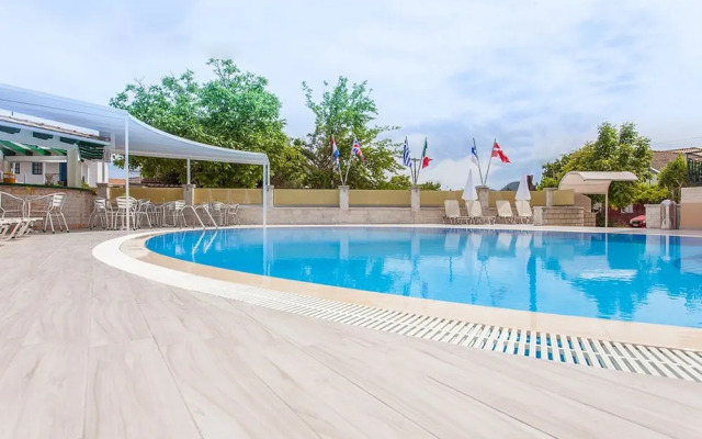 Konstantinos Hotel & Apartments I