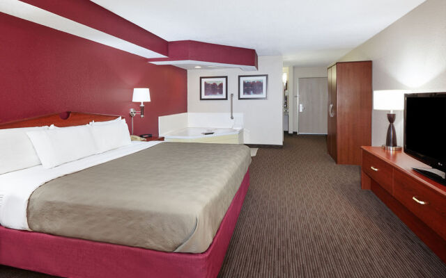 AmericInn Lodge & Suites Saugatuck — Douglas