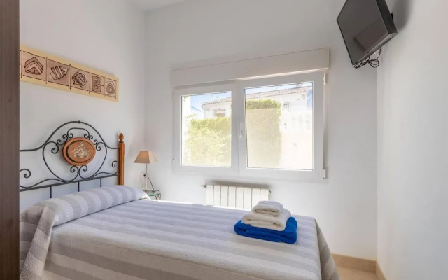 Private Pool, Garden, Barbecue and Beach Nearby