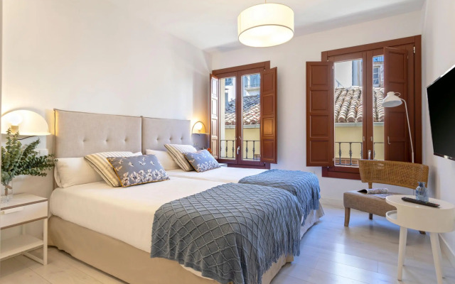 Pretty Two-bedroom Apartment Near the Cathedral Zacatin 203