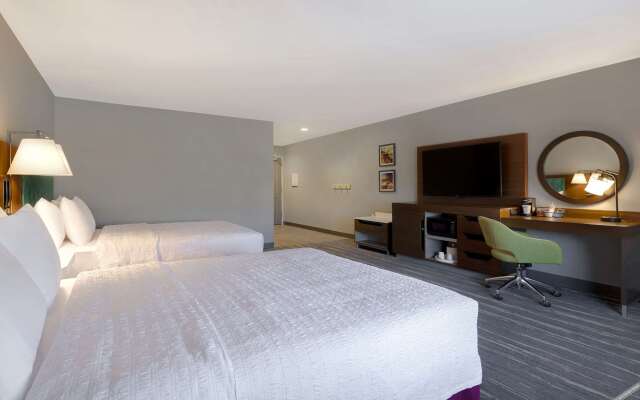 Hampton Inn & Suites Marina